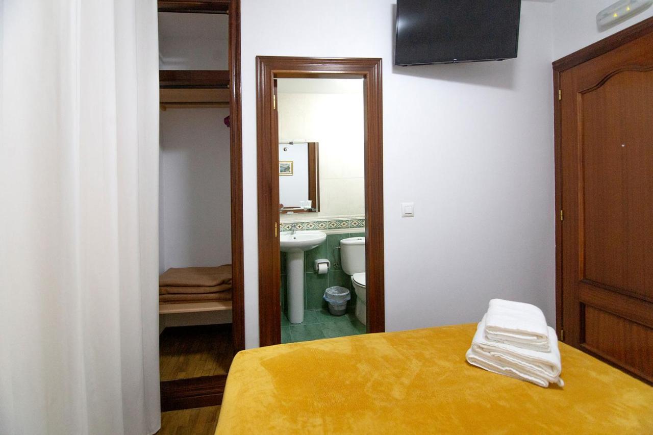 Yani'S Hospedaje Pension 1 Estrella Arriondas Esterno foto